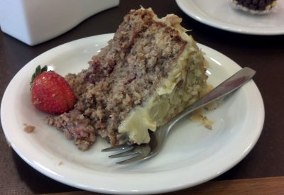 Torta de Nozes com Morango Doce Vanilla - Docerias em Salvador - Onde Comer em Salvador