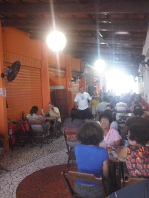 Ambiente do Restaurante Donana em Brotas - Comida Baiana - Melhor Moqueca de Salvador - Onde Comer em Salvador Blog de Gastronomia