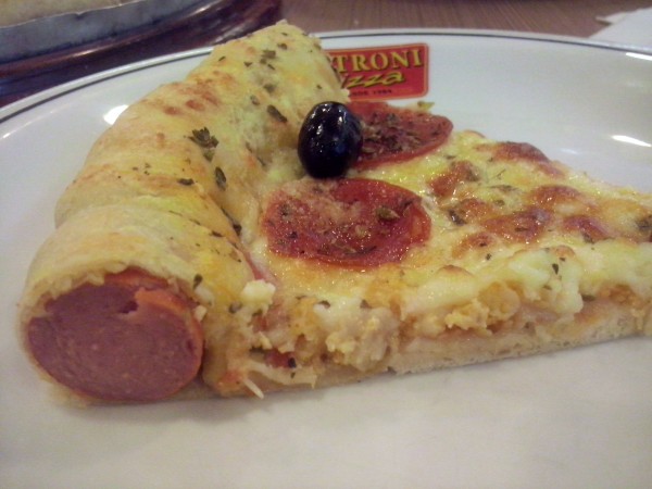 Pizza da Patroni com borda de hot dog - Onde Comer em Salvador Blog de Gastronomia