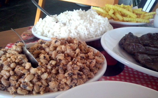 Acompanhamentos da Carne do Sol do boteco Djalma's Drinks - Onde Comer em Salvador Blog de Gastronomia