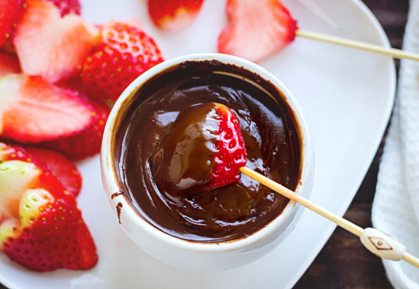 Fondue de Chocolate com Morango - Onde Comer em Salvador Blog de Gastronomia